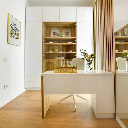 Near Cismigiu - Where Style Meets Convenience