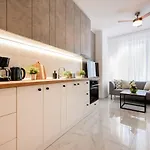 Near Cismigiu - Where Style Meets Convenience * Bucharest