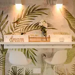 Near Cismigiu - Where Style Meets Convenience Apartment