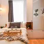 Near Cismigiu - Where Style Meets Convenience Apartment *
