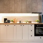 Near Cismigiu - Where Style Meets Convenience Apartment
