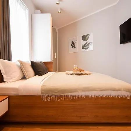 Near Cismigiu - Where Style Meets Convenience Apartment *