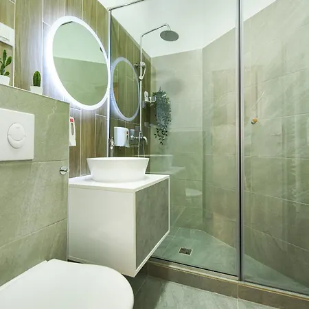 Near Cismigiu - Where Style Meets Convenience *