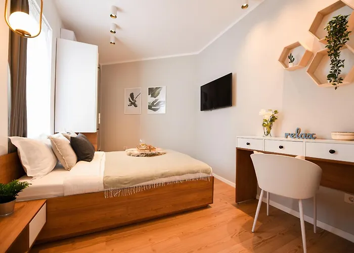 Near Cismigiu - Where Style Meets Convenience *