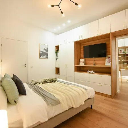 Апартаменти Near Cismigiu - Where Style Meets Convenience