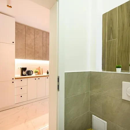 Near Cismigiu - Where Style Meets Convenience Bucureşti