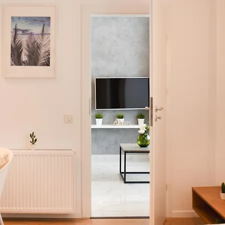 Near Cismigiu - Where Style Meets Convenience 아파트