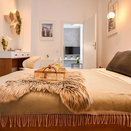 Near Cismigiu - Where Style Meets Convenience